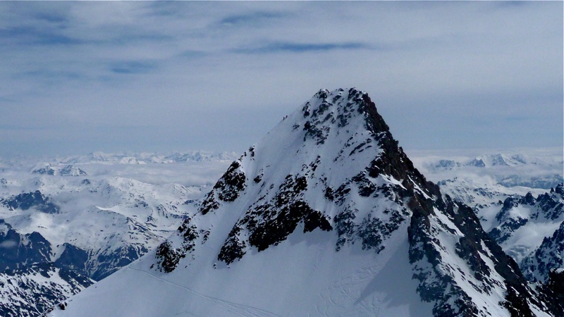 #10 Pic de Neige Cordier : Quelques randonneurs en finissent avec le Pic Pic de Neige Cordier : Quelques randonneurs en finissent avec le Pic