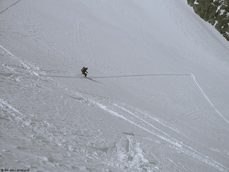 #5 Descente : Bonne neige sous le col, Damien en profite ! Descente : Bonne neige sous le col, Damien en profite !