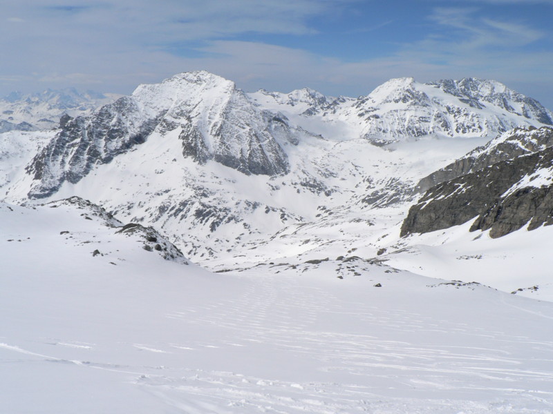 #3 descente du col du moine : Belle descente en moquette sur le lac du génepy descente du col du moine : Belle descente en moquette sur le lac du génepy