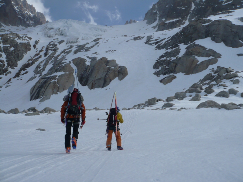 Glacier Argentiere : on met les crampons pou rattaquer le glacier du Chardonnet par la droite