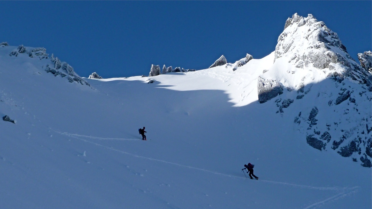 #4 Sous le sommet : La trace de plus en plus profonde. Vous avez bien travaillé! Sous le sommet : La trace de plus en plus profonde. Vous avez bien travaillé!