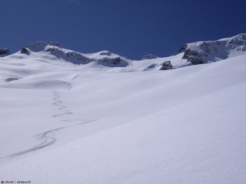 LE ROCHAIL : Descente, quelques traces et c'est pas fini........