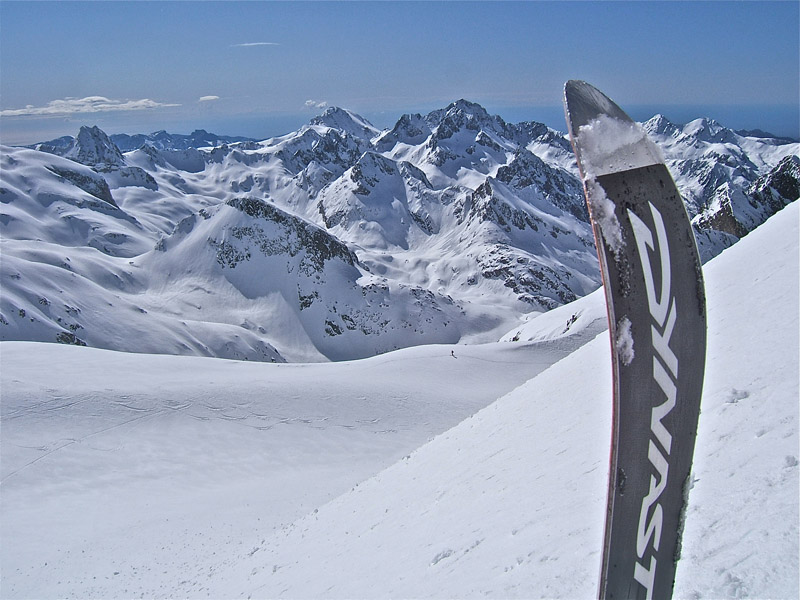 #6 GELAS : Vue, sur la Gordolasque et certain de ses sommets, du haut du cône du couloir. GELAS : Vue, sur la Gordolasque et certain de ses sommets, du haut du cône du couloir.