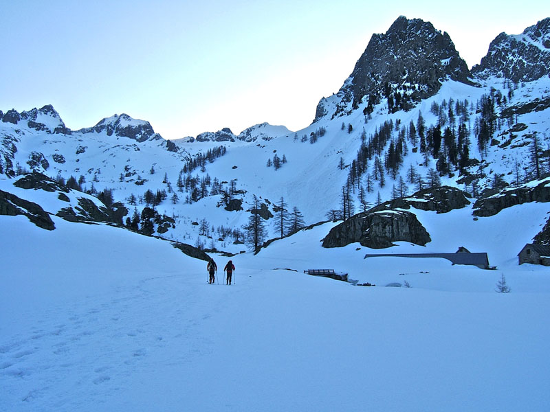#1 GELAS : Départ matinal avec un froid glacial du au vent. GELAS : Départ matinal avec un froid glacial du au vent.