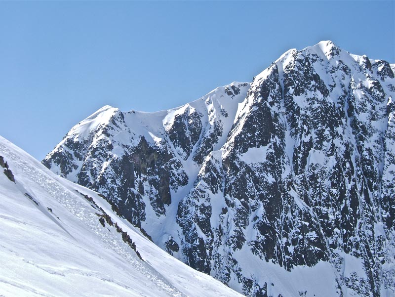 #9 PONSET : Le futur couloir (NE Neiglier) que toune a repéré pour un future ascension. PONSET : Le futur couloir (NE Neiglier) que toune a repéré pour un future ascension.