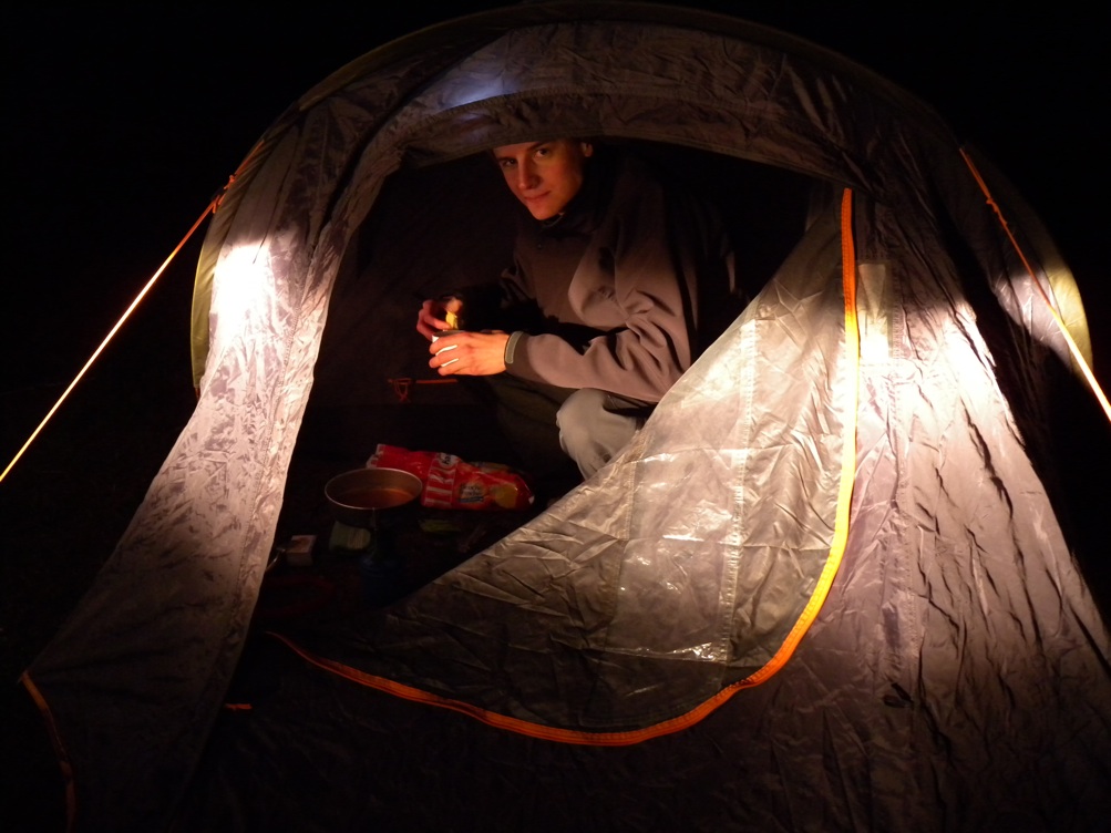 #1 Petit bivouac rustique installé 4 heures avant le lever... Petit bivouac rustique installé 4 heures avant le lever...