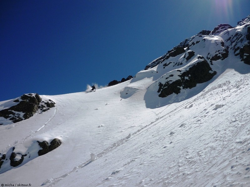 #16 Grande Aiguille de la Bérarde : Flo cherche la croute ;). Grande Aiguille de la Bérarde : Flo cherche la croute ;).