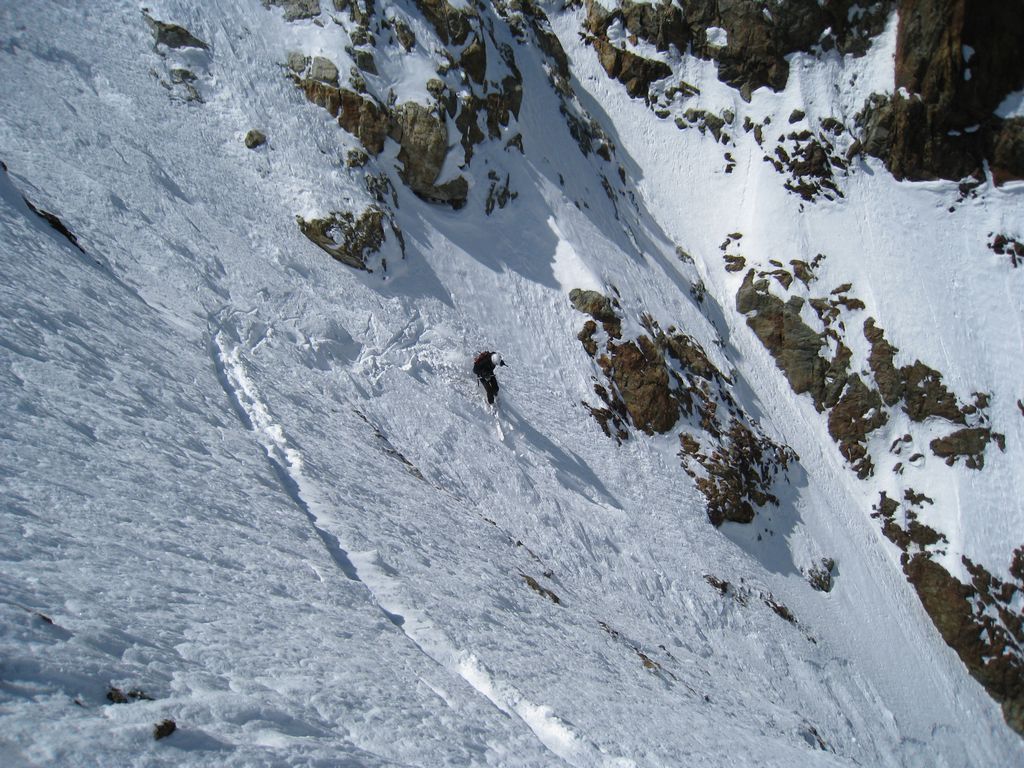 #24 Grande Aiguille de la Berarde : Fred dans la partie mediane du couloir Grande Aiguille de la Berarde : Fred dans la partie mediane du couloir
