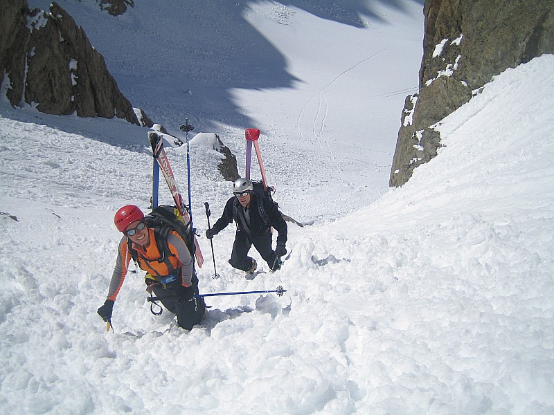 #4 Flambeau des Ecrins : début du couloir S : ça enfonce.... Flambeau des Ecrins : début du couloir S : ça enfonce....