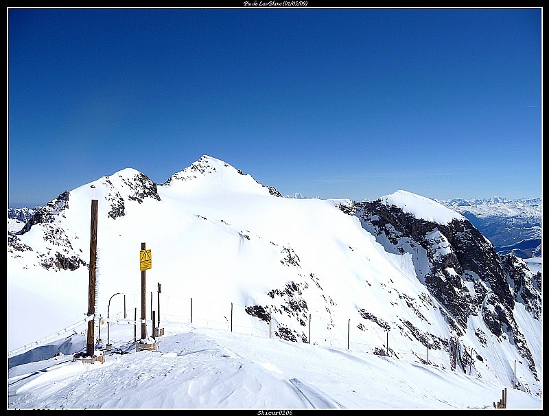 #6 Le Pic Bayle (3465m) : Le Pic Bayle encore bien platré et en bonnes conditions. Le Pic Bayle (3465m) : Le Pic Bayle encore bien platré et en bonnes conditions.
