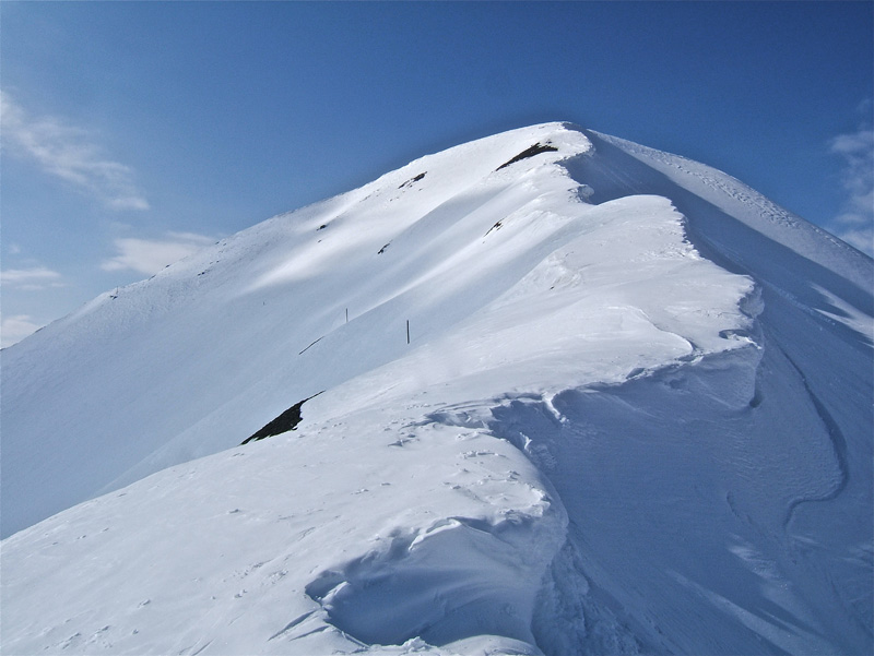 #2 Bonette : La crête en poudre tassée, et les pentes W en béton. Bonette : La crête en poudre tassée, et les pentes W en béton.