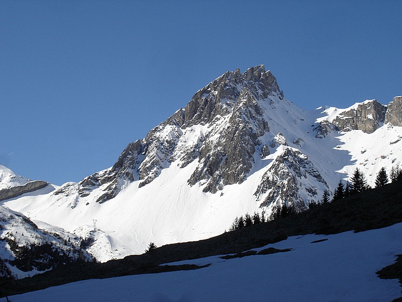 #1 Tour du Mont Tondu : Chaussage devant les Aiguilles de la Pennaz Tour du Mont Tondu : Chaussage devant les Aiguilles de la Pennaz