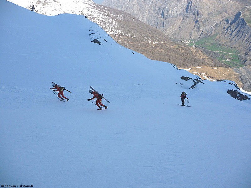#1 Stéphane C. et Lionnel B. : Les recordmen de la montée la Grave-Meije orientale flashés à 1674 m/h de moyenne sur 2400 m de dénivellé. Stéphane C. et Lionnel B. : Les recordmen de la montée la Grave-Meije orientale flashés à 1674 m/h de moyenne sur 2400 m de dénivellé.