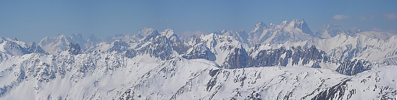 #1 Panoramique Ecrins : Au fond: Pelvoux, Pic sans Nom, Ailefroide, Barre des Ecrins, puis à droite Meije et Rateau. Au milieu on peut voir notamment: Les Cerces, Grand Galibier, les Panoramique Ecrins : Au fond: Pelvoux, Pic sans Nom, Ailefroide, Barre des Ecrins, puis à droite Meije et Rateau. Au milieu on peut voir notamment: Les Cerces, Grand Galibier, les 'Setaz', Pic Blanc et Trois Evechés... En bas crête du Crey du Quart