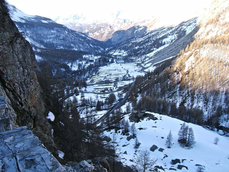 #1 PELAT : Le refuge de la Cantonnière et Estenc vue du tunnel. PELAT : Le refuge de la Cantonnière et Estenc vue du tunnel.
