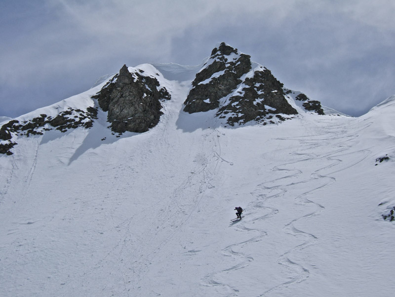#13 PELAT : Pas de la Grande Barre, les traces bien visible ne sont pas les nôtres malheureusement, Franc a quelque problème dans cette neige cassante dès que l PELAT : Pas de la Grande Barre, les traces bien visible ne sont pas les nôtres malheureusement, Franc a quelque problème dans cette neige cassante dès que l'on appuie un peut trop.