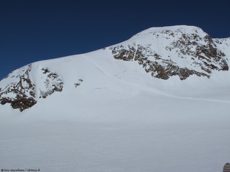 #17 Le Nez du Lyskamm : La trace de descente du passo del Naso Le Nez du Lyskamm : La trace de descente du passo del Naso