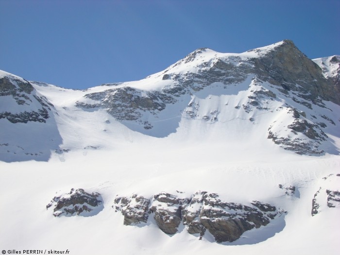 #1 Couloir d Couloir d'accès à la ligne de : couloir en S3 vers 3050 qui permet de passer sur la ligne de crête