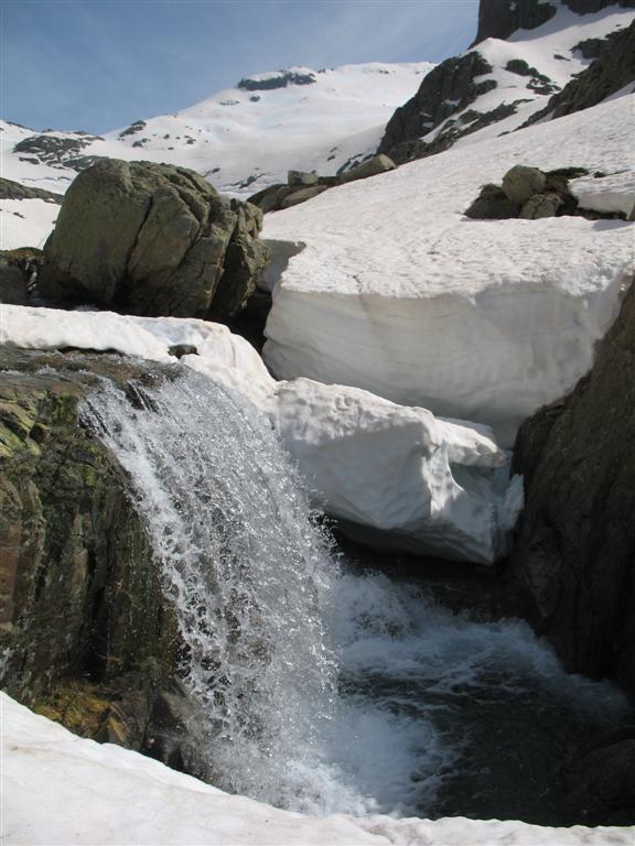 bas du vallon de Rinosu : que d'eau...