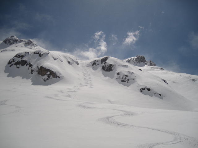 #32 Baisse du Basto : Descente sur le ref Nice : puis un autre couloir suit Baisse du Basto : Descente sur le ref Nice : puis un autre couloir suit