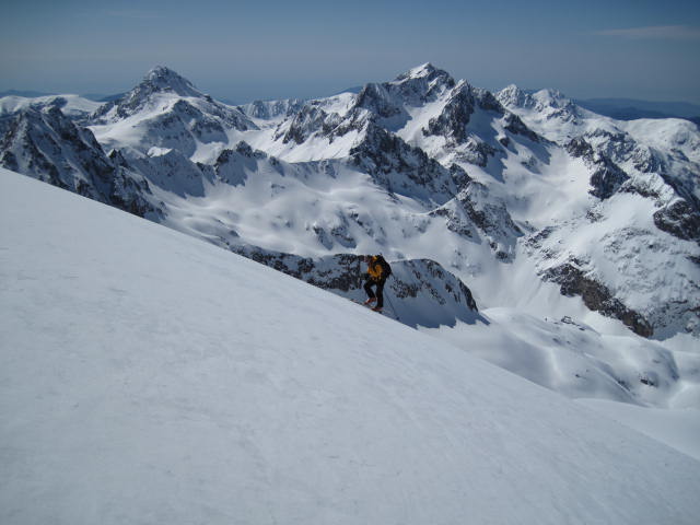 #47 Mt Clapier : Enkidou : au dessus de la tête en ar plan le Basto, et au fd le Valmasque Mt Clapier : Enkidou : au dessus de la tête en ar plan le Basto, et au fd le Valmasque