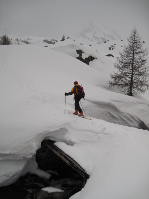 #14 Passerelles 2058 : Neige et brouillard : errements sur le plateau des Merveilles pour "prendre l Passerelles 2058 : Neige et brouillard : errements sur le plateau des Merveilles pour "prendre l'air"