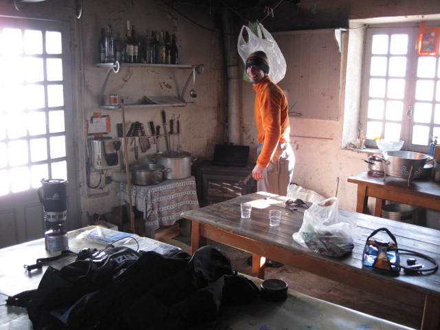 #39 Ref Nice : Chaleureux refuge d Ref Nice : Chaleureux refuge d'hiver de Nice ; il me fait penser au refuge de l'Aigle.