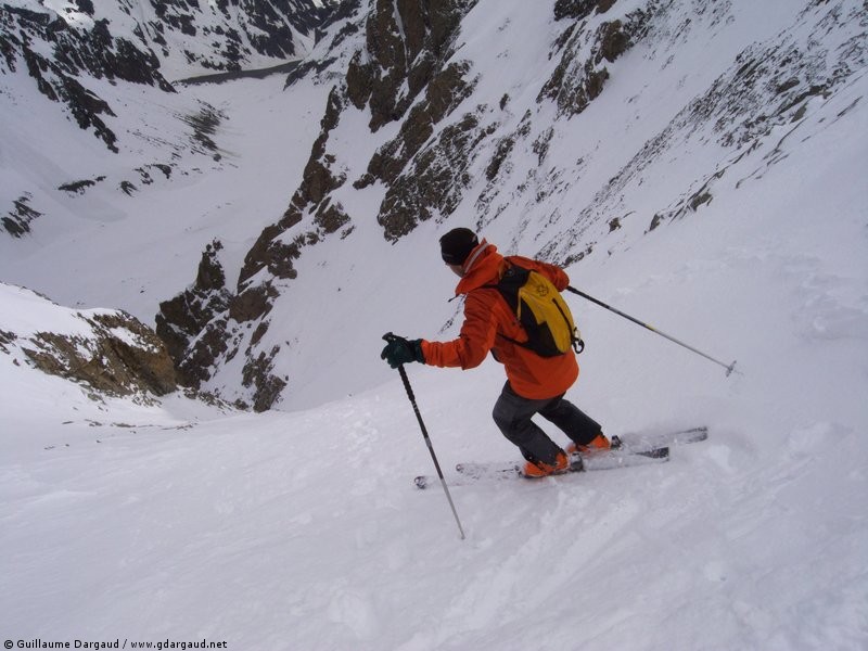 #2 Départ : Premier virage dans le couloir: attention aux cailloux cachés Départ : Premier virage dans le couloir: attention aux cailloux cachés