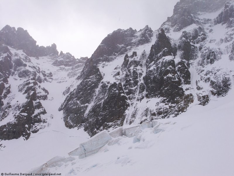 #10 Couloir et goulottes : Une vue du couloir et des goulottes avant que la purée ne recouvre tout... Couloir et goulottes : Une vue du couloir et des goulottes avant que la purée ne recouvre tout...