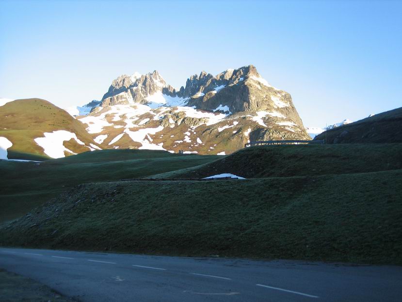 Vue du col du Glandon : Rassurez-vous, on met les skis apres 20 à 30mn de marche