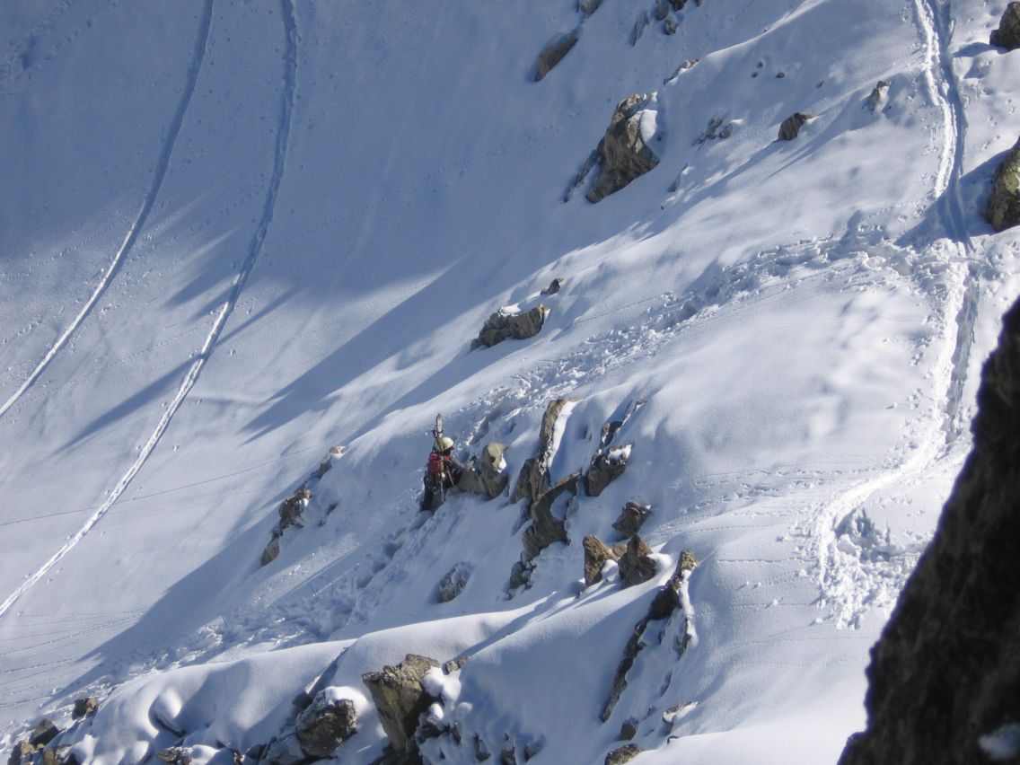 #2 delphine termine le couloir : depuis le sommet de l delphine termine le couloir : depuis le sommet de l'aiguille d'olle