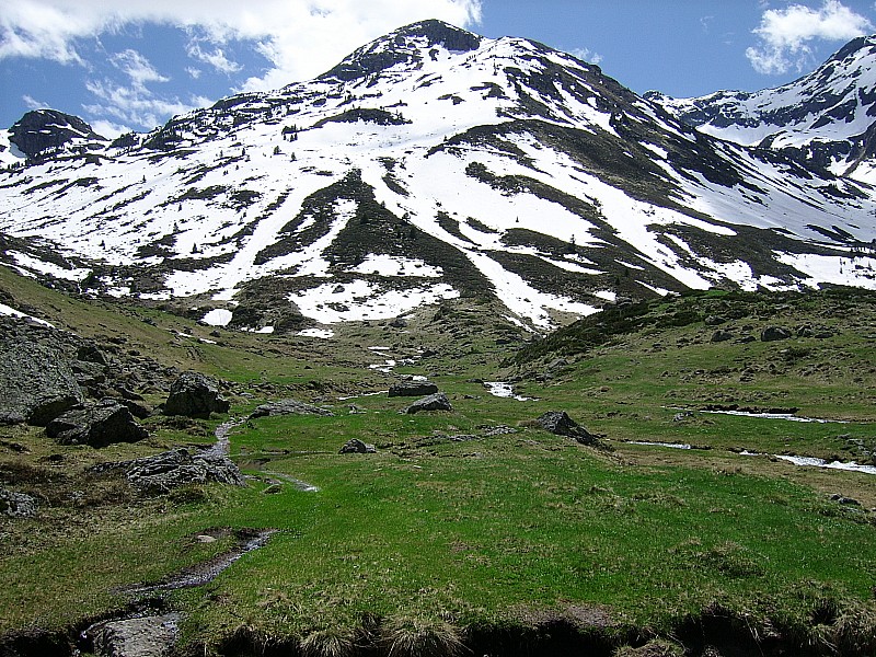 #9 Fin : derniers passages skiables à 1750m environ... sous le "Pinet". Fin : derniers passages skiables à 1750m environ... sous le "Pinet".