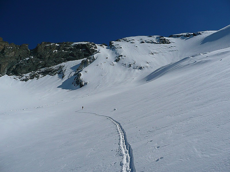 Jc vers 3000m : Jc à la trace sur toute la grande Casse, pour lui tout seul, quel plaisir...