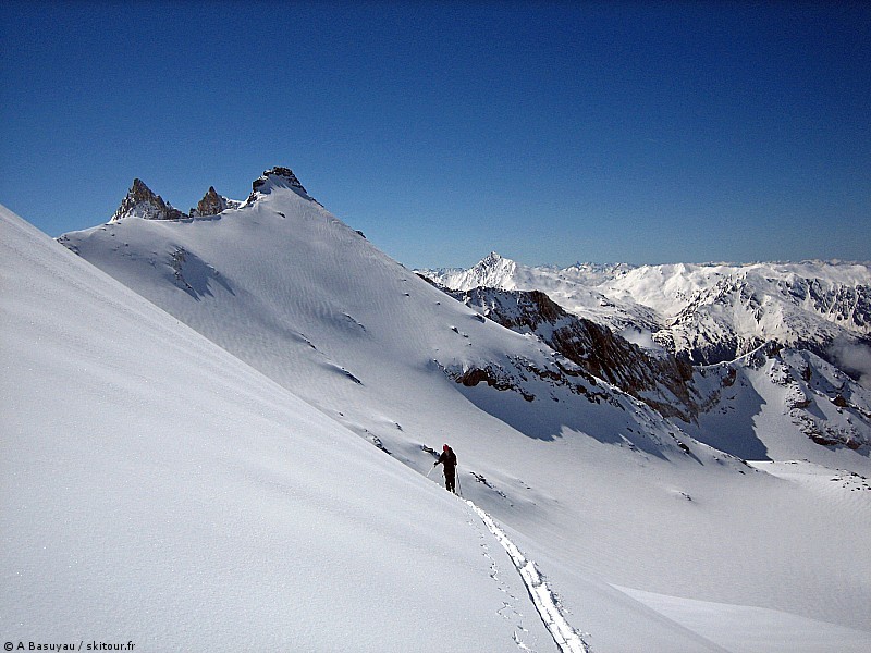 #6 Rampe d Rampe d'accès au col de Labby : Devant la pointe de la Germa
