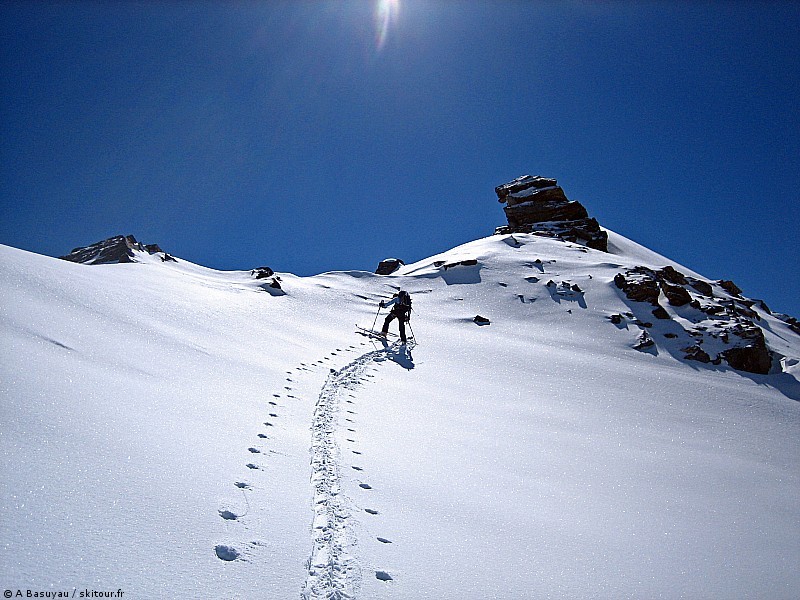#7 Arrivée au col de Labby : Emilie à la trace Arrivée au col de Labby : Emilie à la trace