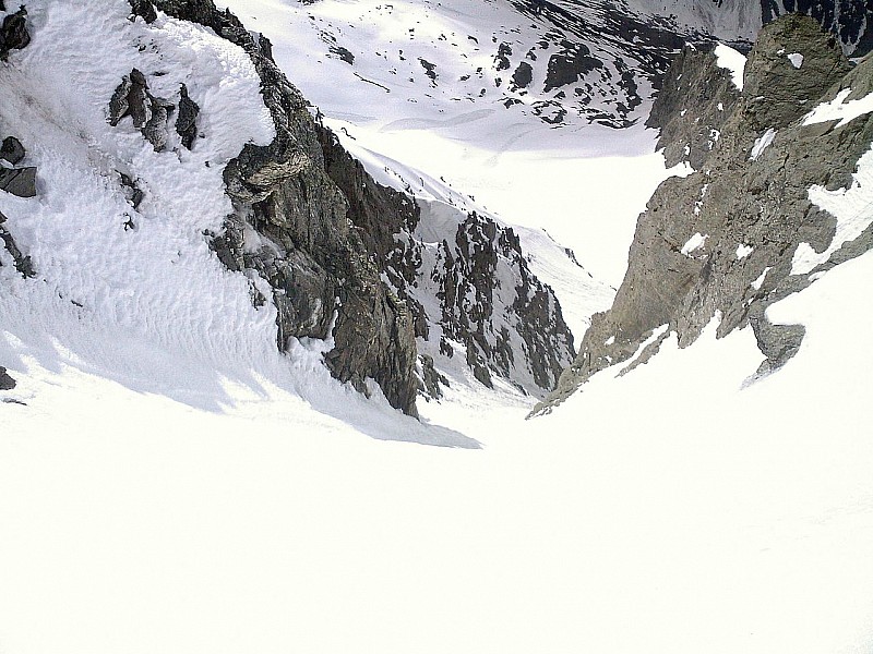 #2 le-dit couloir : vu de son milieu le-dit couloir : vu de son milieu