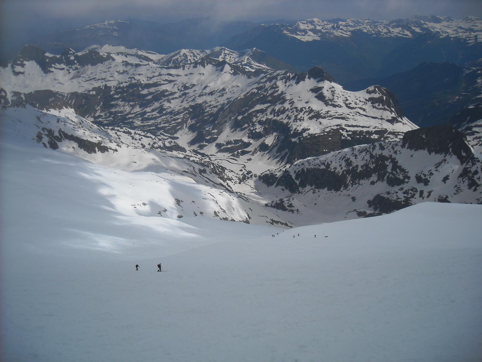 Descente : Partie haute de la descente, la neige commence à devenir bonne