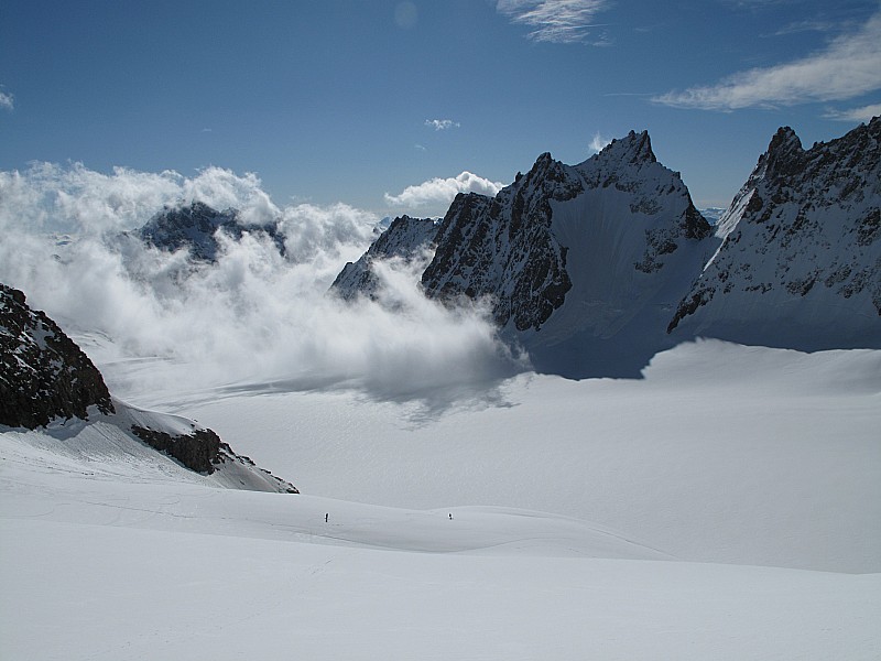 #9 Glacier Blanc : la fenêtre météo se referme Glacier Blanc : la fenêtre météo se referme