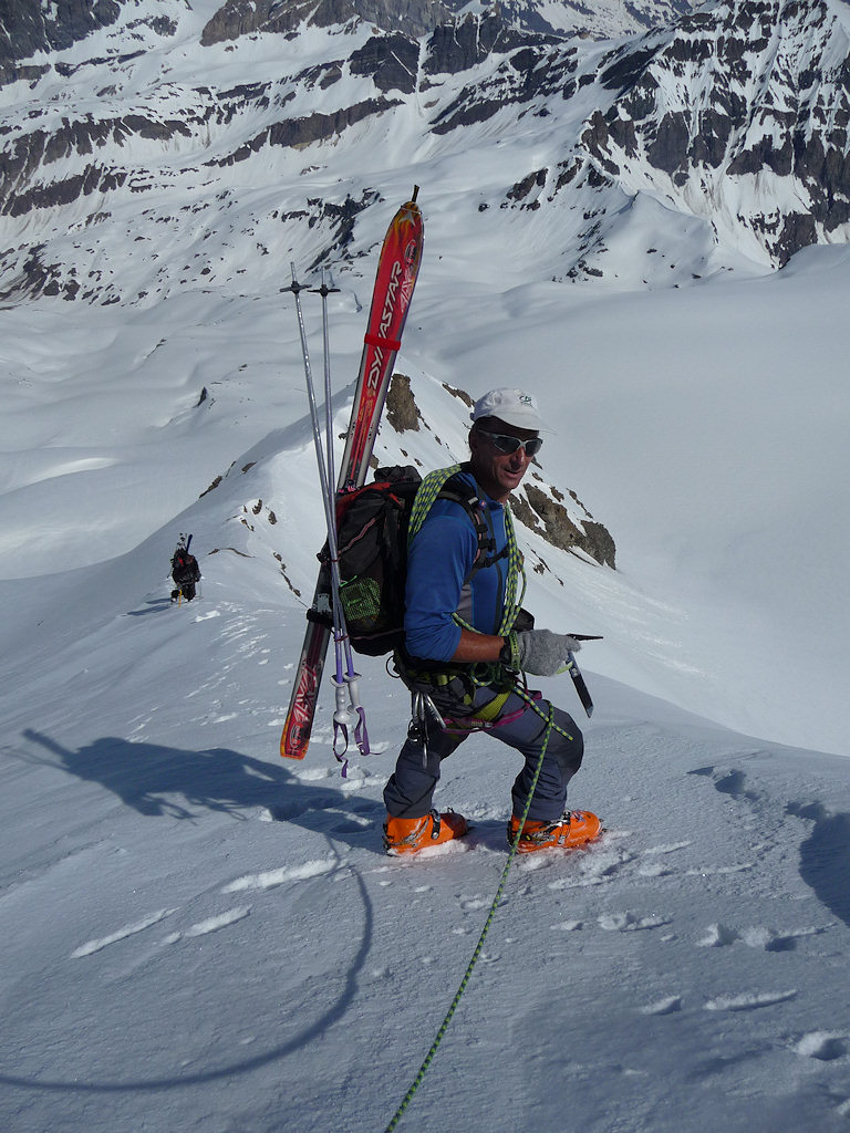#12 Sortie sur l Sortie sur l'arête terminale W : A quelques encablures du sommet. La sortie directe sous le sommet est très raide avec des rochers