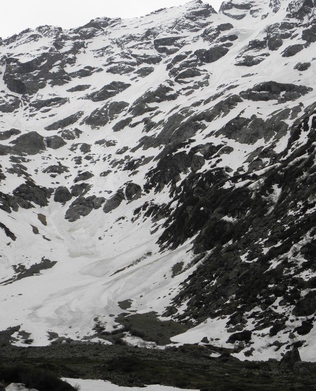 #3 Après une allure de Ministre : Neige limite mais passable, on chausse au pied du 2ème vallon, après le pont Après une allure de Ministre : Neige limite mais passable, on chausse au pied du 2ème vallon, après le pont