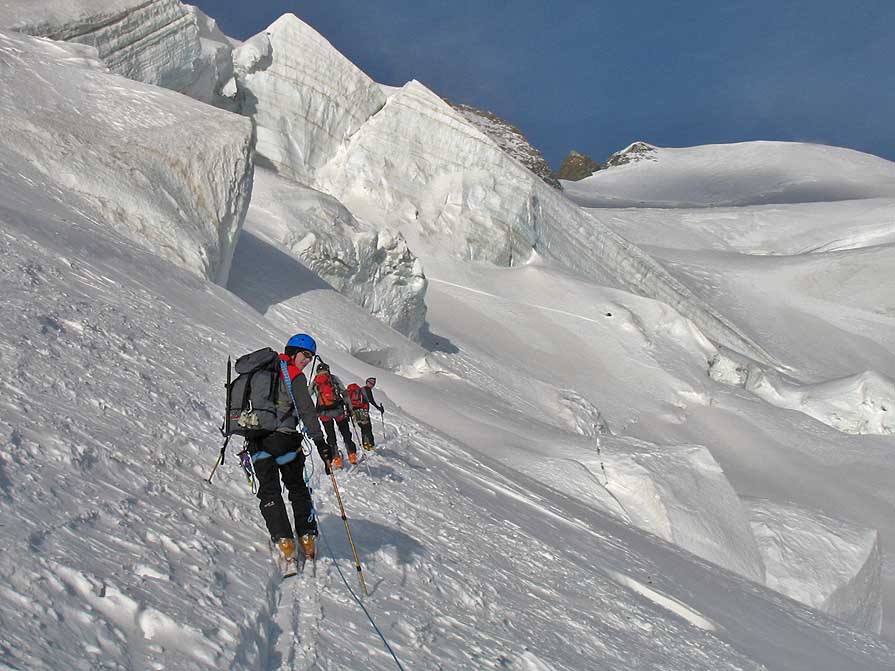 #11 Dôme des Ecrins : le Dôme en haut à droite Dôme des Ecrins : le Dôme en haut à droite