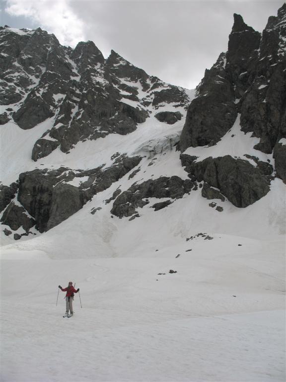 #6 sur le replat de la Condamine : le haut du couloir de la brèche en arrière-plan sur le replat de la Condamine : le haut du couloir de la brèche en arrière-plan