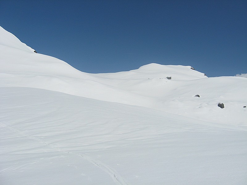 #9 on ,laisse le refuge gastaldi sur la gauche dans cet immense cirque.. on ,laisse le refuge gastaldi sur la gauche dans cet immense cirque..