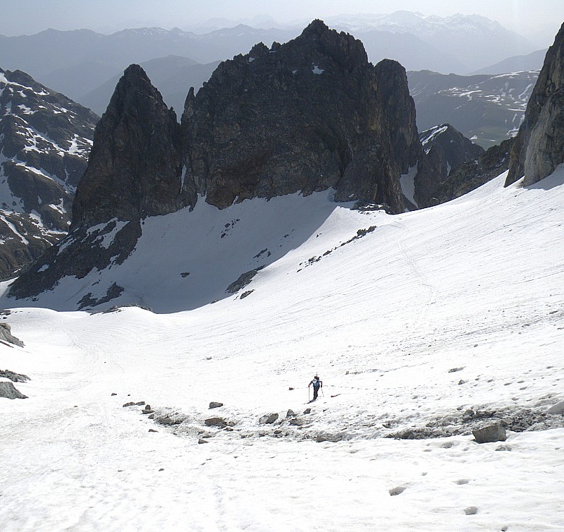 #3 après le col de la combe : entre col de la combe et breche du chien, neige agréable, trace coupée par un éboulement près du couloir NE après le col de la combe : entre col de la combe et breche du chien, neige agréable, trace coupée par un éboulement près du couloir NE