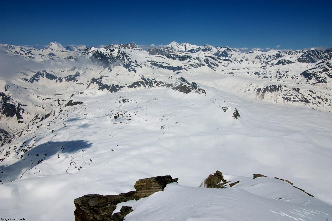 #8 Vers France : Depuis le sommet de Punta Foura, grand angle vers la France. Vers France : Depuis le sommet de Punta Foura, grand angle vers la France.