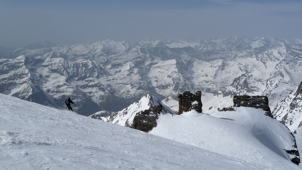 #40 Voie normale : Neige encore un peu dure sur la voie normale, mais un paysage à la hauteur Voie normale : Neige encore un peu dure sur la voie normale, mais un paysage à la hauteur