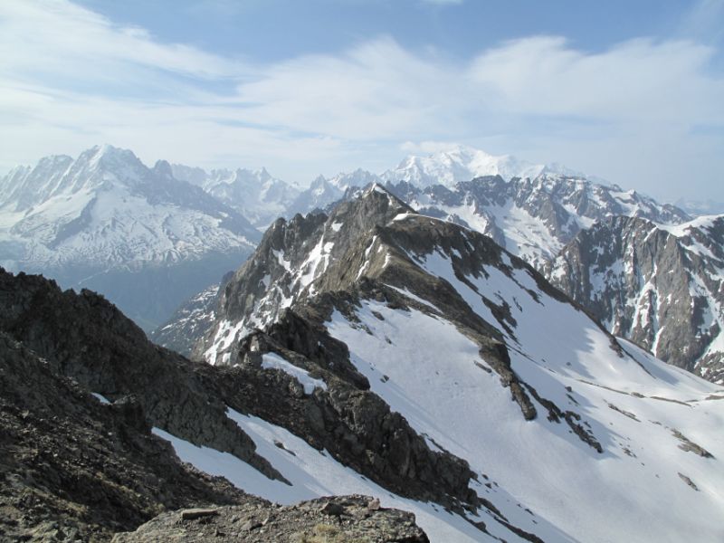 Vue du sommet : Le Mont Blanc en arrière plan