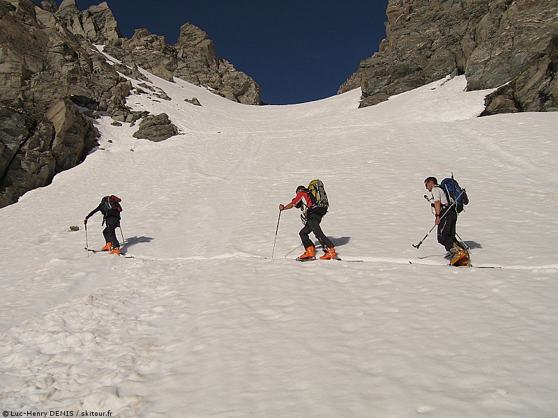 #1 Pointe Sommeiller : A l Pointe Sommeiller : A l'attaque du couloir pour aller au col du cordonnier.