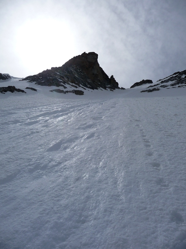 Couloir Aurora : Neige lustrée le matin, avant le dégel