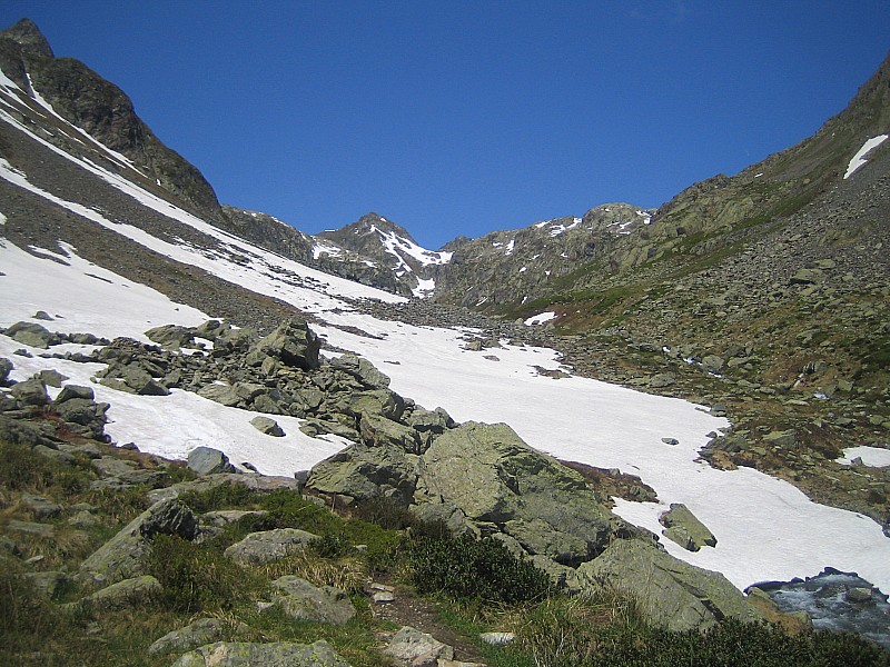 #8 combe de la Croix : bon, il faudrait peut-etre penser a mettre les skis sur le sac.... combe de la Croix : bon, il faudrait peut-etre penser a mettre les skis sur le sac....